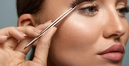 applying magnetic lashes